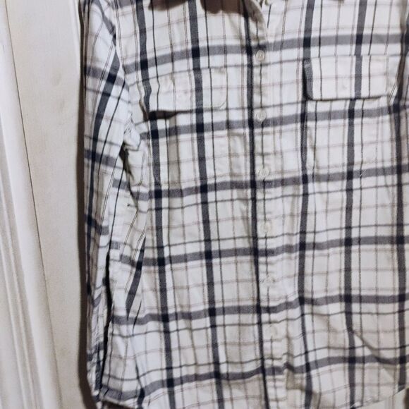 Black and White Notched Collar Long Sleeve Shirt - Picture 4 of 9